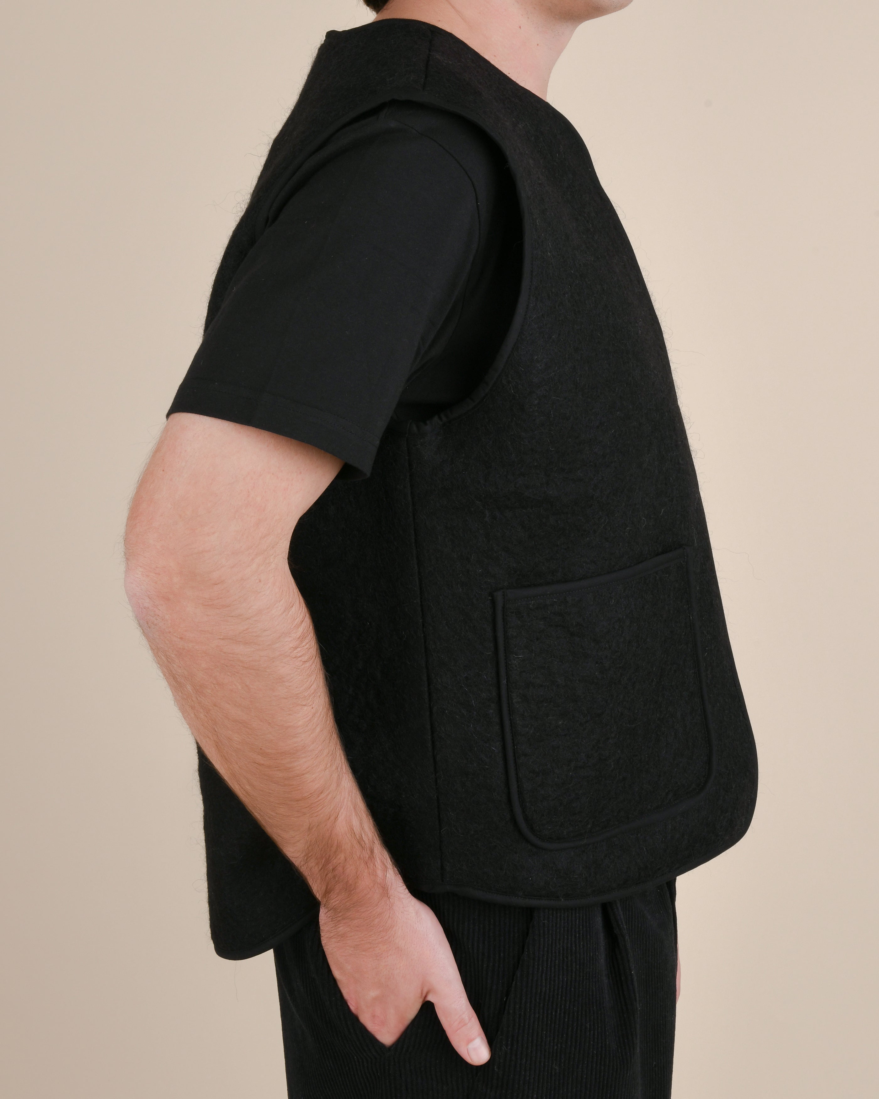 HYEON joyu gilet / black M 完売 Jessi felted gilet - Men